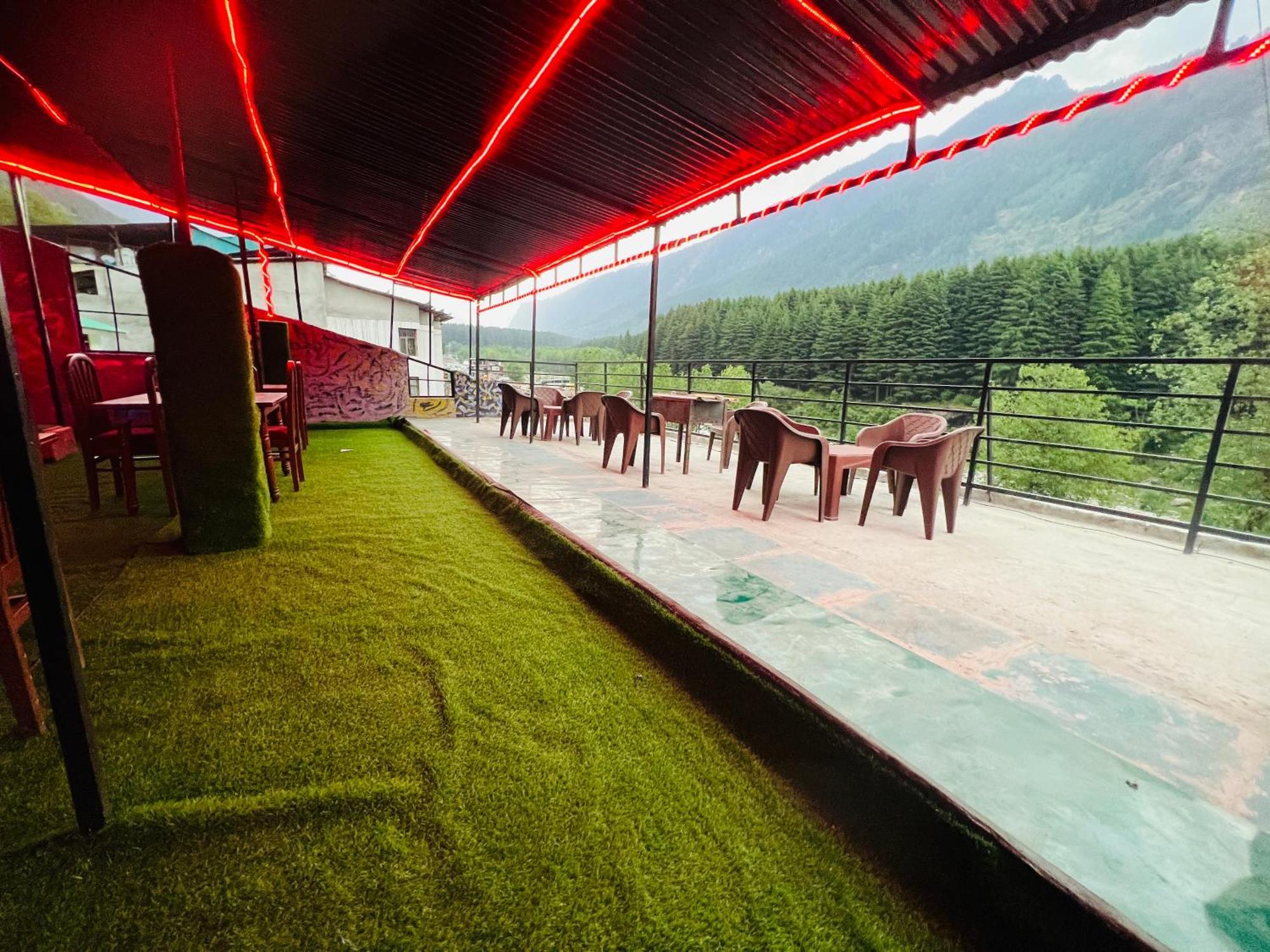 Hotel Green Link -#Near Volvo Bus Stand #Mountain View #River View #Open Terrace Manāli Exterior foto